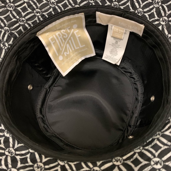 Michael Kors Logo Jacquard Bucket Hat - Picture 3 of 9